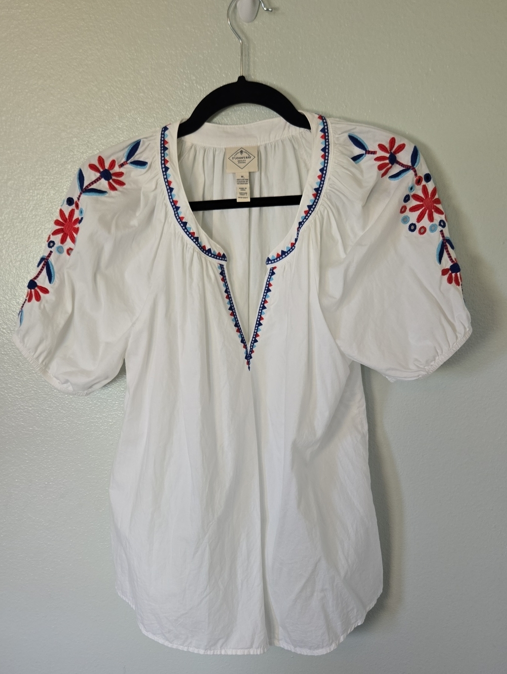 St. John's Bay | Embroidered White Cotton V Neck Puff Sleeve Top Size Medium